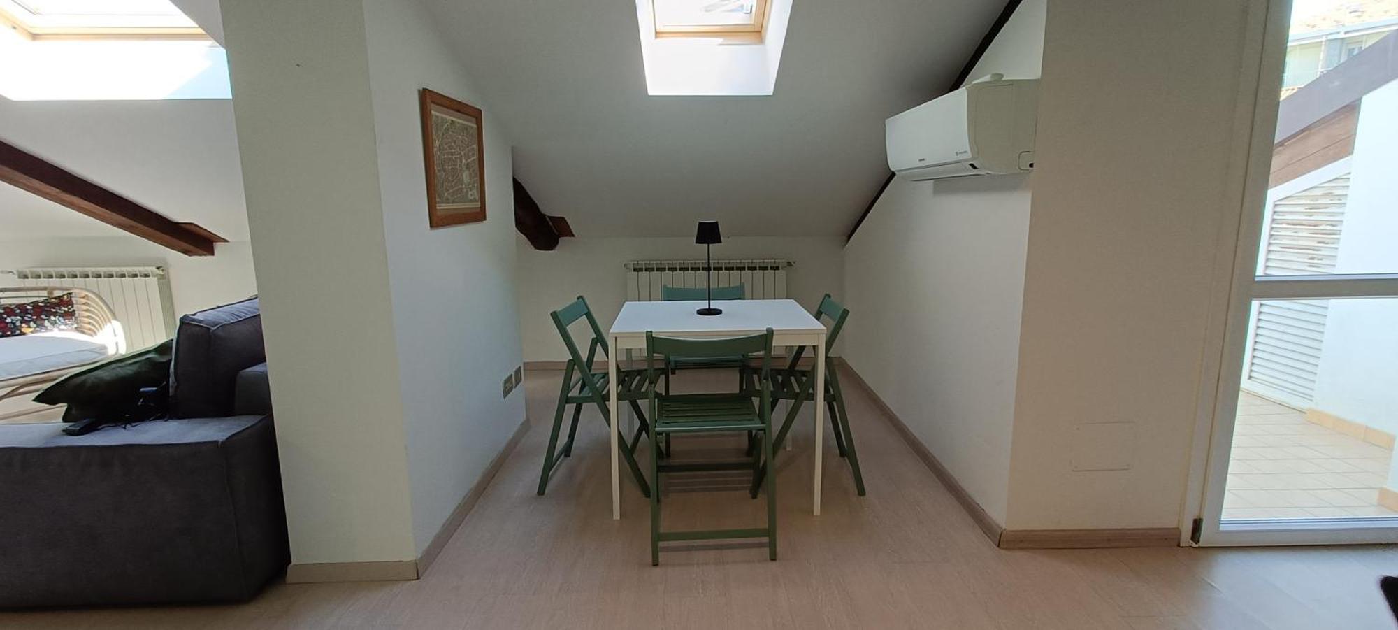 Centro Storico-Mansarda Verde Con Terrazzino E A/C Asti Eksteriør billede